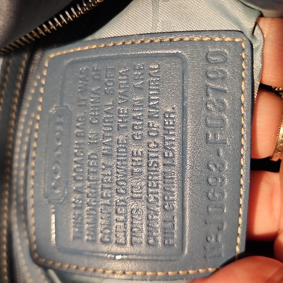 VINTAGE Coach Legacy Pebbled Leather Tassel crossbody - cornflower blue - Picture 3 of 16